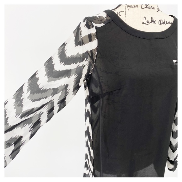 AB Studio Long Sleeve Pullover Blouse Chevron S - Picture 2 of 7